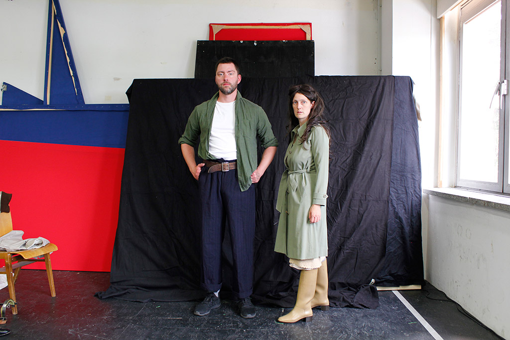 maxim gorki theater nurkan erpulat hundesoehne lea sovso kostümbild