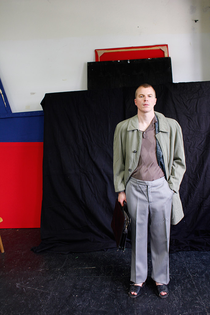 maxim gorki theater nurkan erpulat hundesoehne lea sovso kostümbild